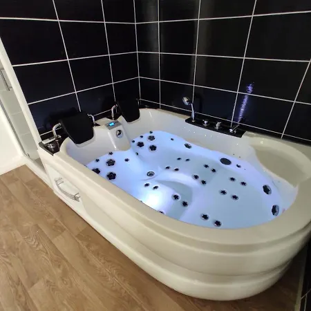 Ng Suitehome - Lille I Centre I Coq Francais - Balneo - Netflix - Wifi Appartement Roubaix