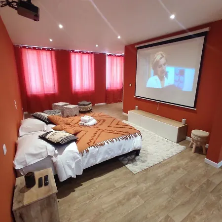 Ng Suitehome - Lille I Centre I Coq Francais - Balneo - Netflix - Wifi * Roubaix